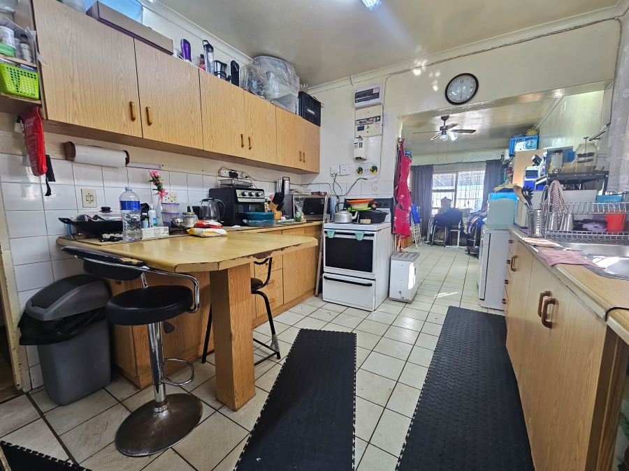 3 Bedroom Property for Sale in Peerless Park North Western Cape